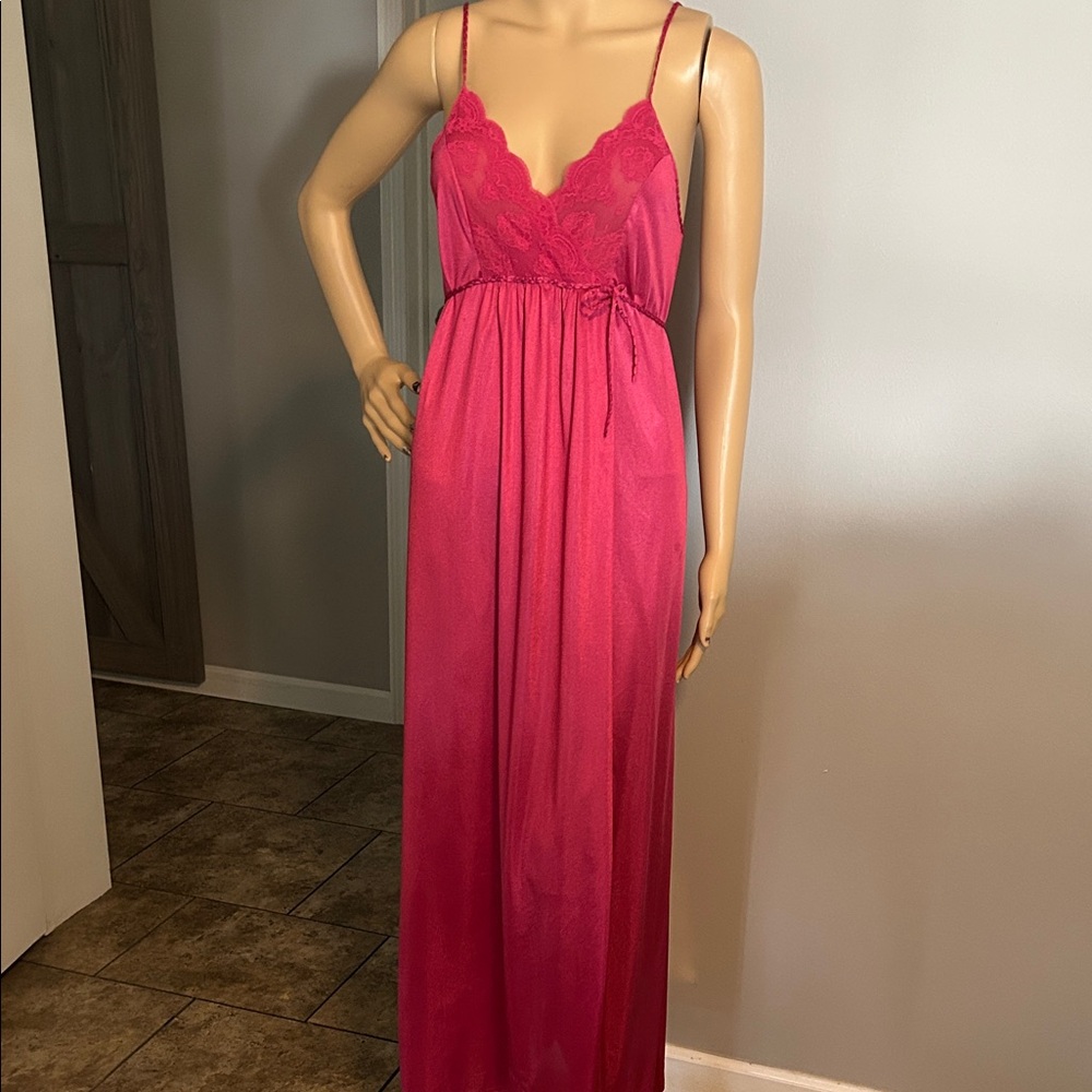 Giland Vintage 70’s Hot Pink Lace-Trim Spaghetti Strap Slip Dress / Nightgown
